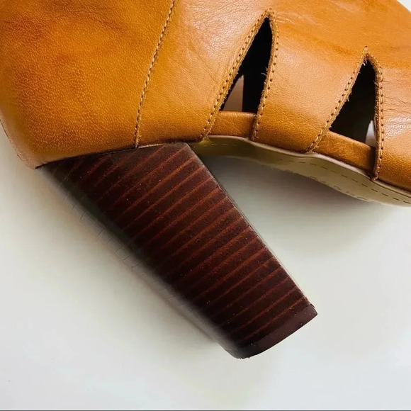 Kelsi Dagger Brooklyn Ball Dance Cut Out Booties - Picture 6 of 10